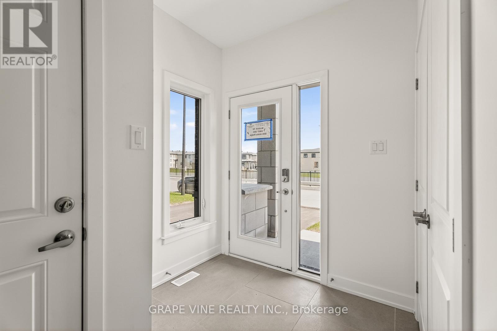 566 Arbia Ridge, Ottawa, Ontario  K2S 2S4 - Photo 5 - X13083870