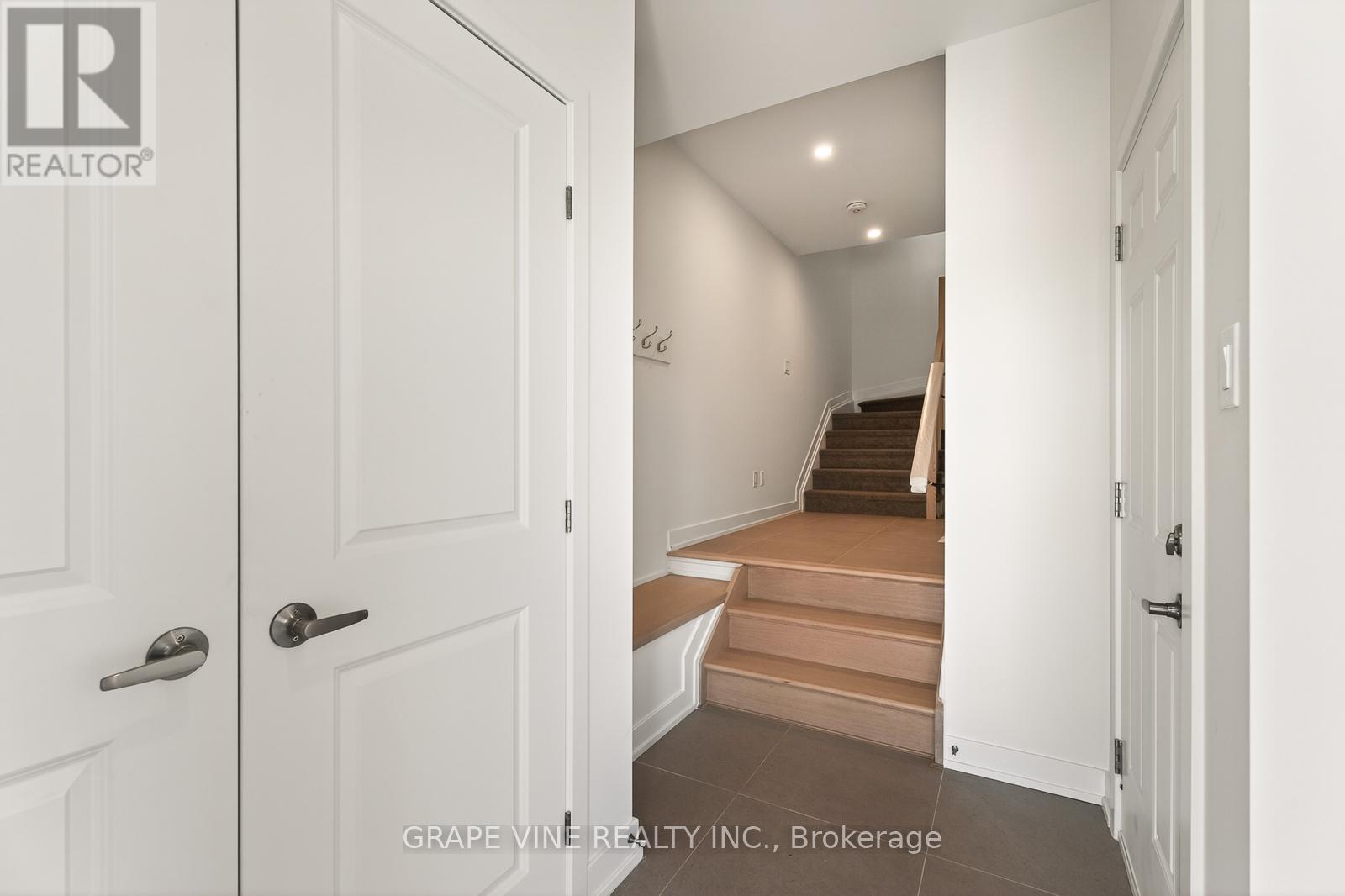 566 Arbia Ridge, Ottawa, Ontario  K2S 2S4 - Photo 7 - X13083870