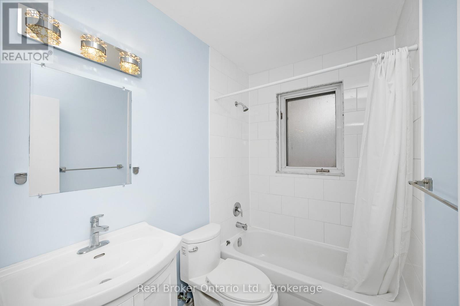 Upper - 39 Westminster Avenue, Hamilton, Ontario  L9C 4L8 - Photo 12 - X13083736