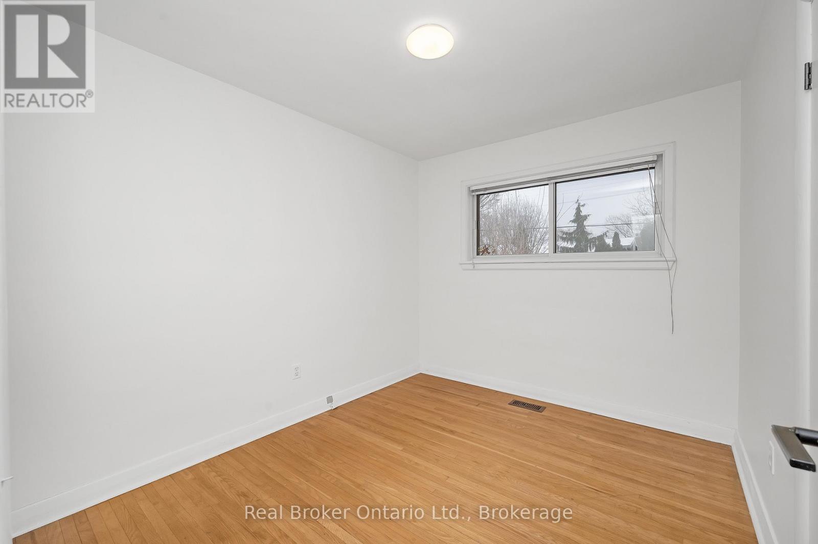 Upper - 39 Westminster Avenue, Hamilton, Ontario  L9C 4L8 - Photo 13 - X13083736