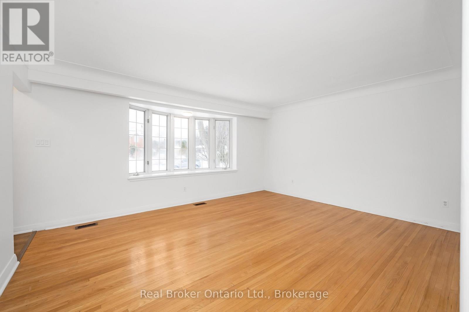 Upper - 39 Westminster Avenue, Hamilton, Ontario  L9C 4L8 - Photo 3 - X13083736