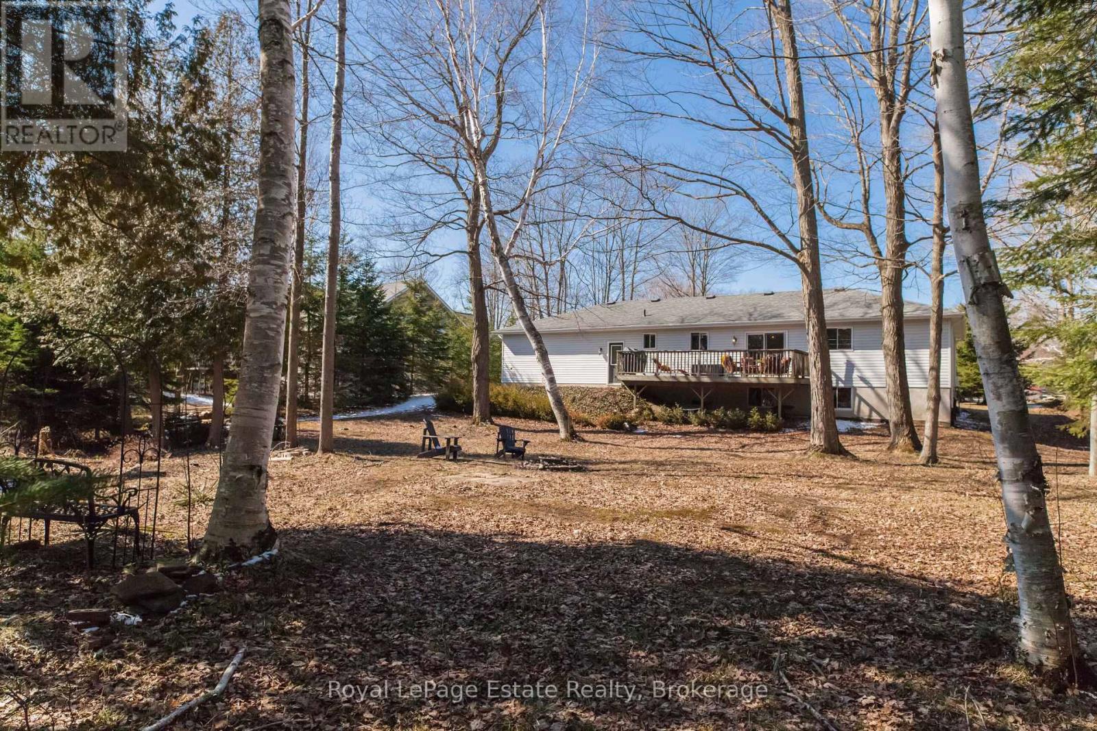 21 Sauble Woods Crescent, South Bruce Peninsula, Ontario  N0H 2G0 - Photo 47 - X12981556