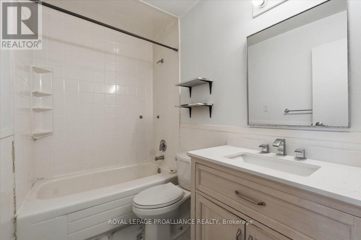 G - 209 North Park Street, Belleville, Ontario  K8P 4T9 - Photo 16 - X12886520