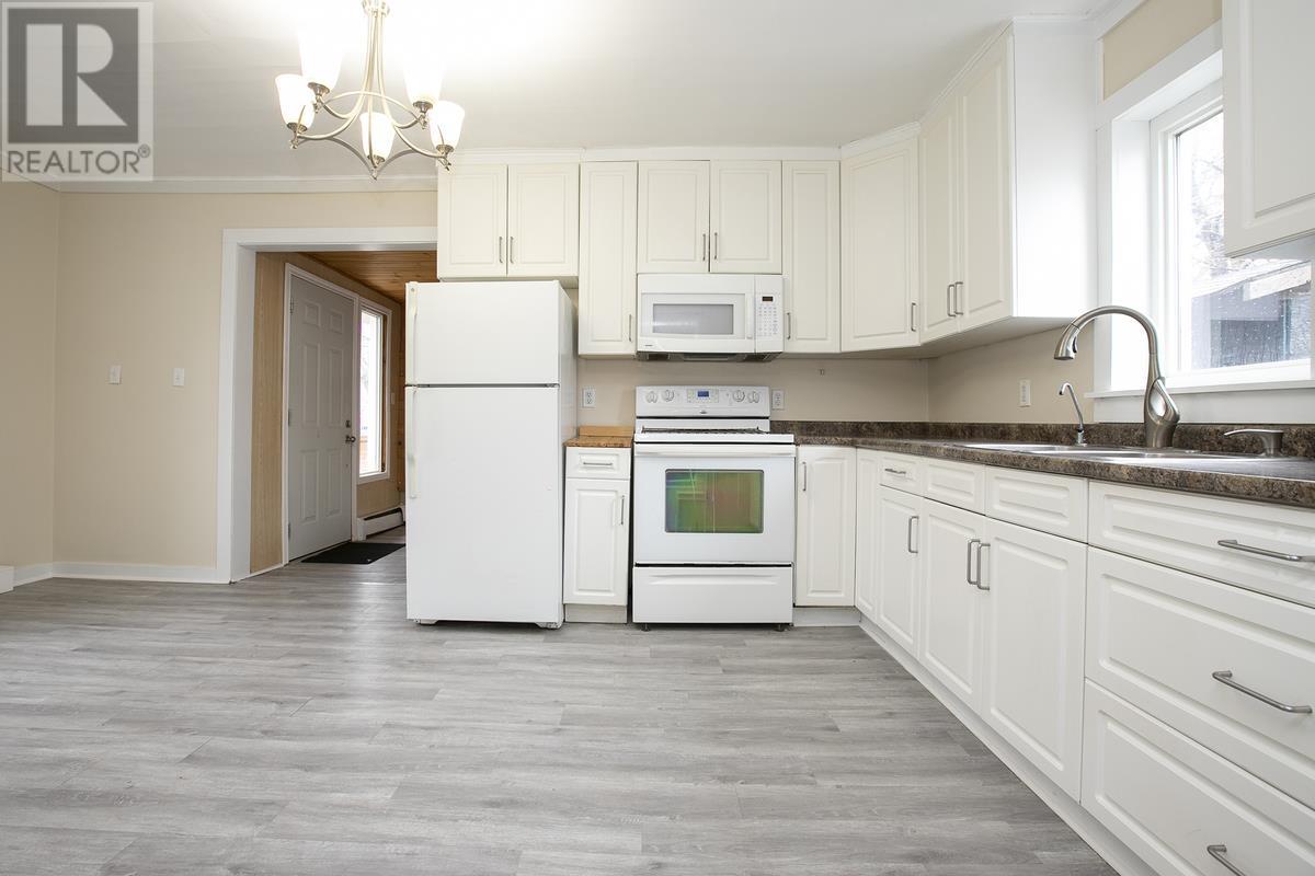 351 Bloor St W, Sault Ste. Marie, Ontario  P6C 1J6 - Photo 22 - SM260875