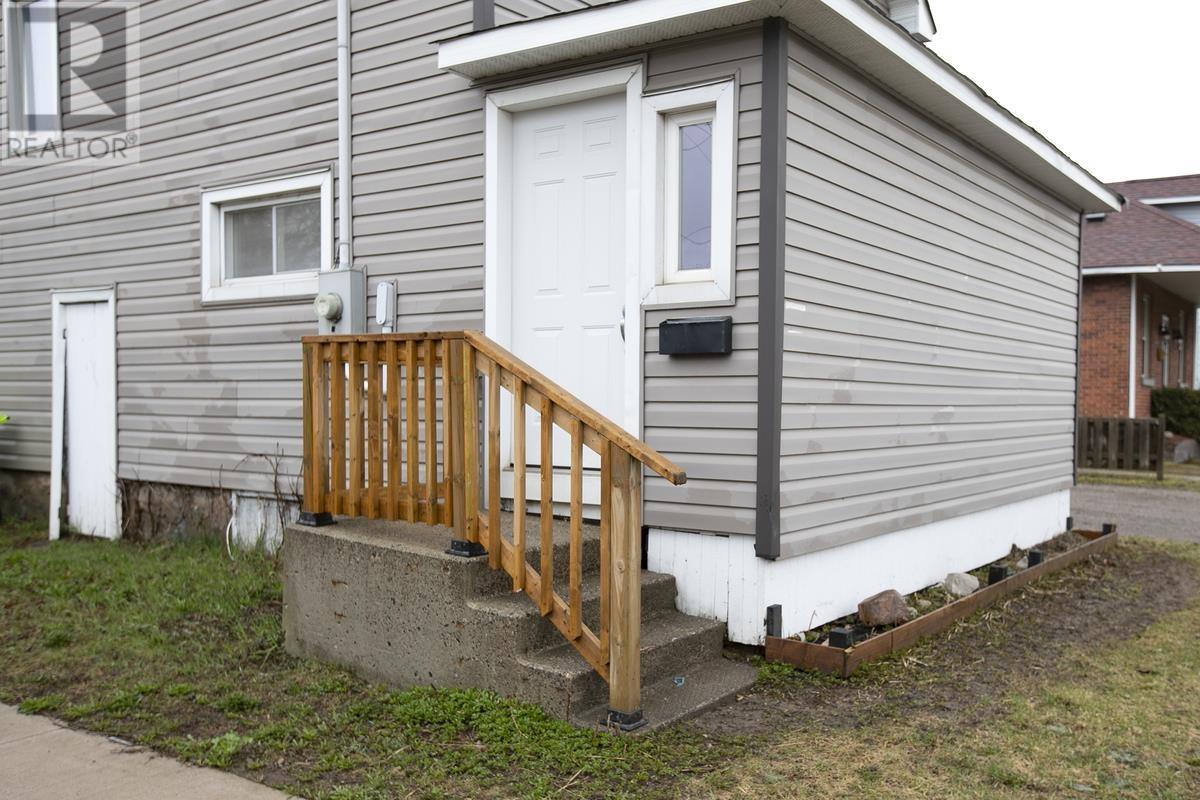 351 Bloor St W, Sault Ste. Marie, Ontario  P6C 1J6 - Photo 4 - SM260875