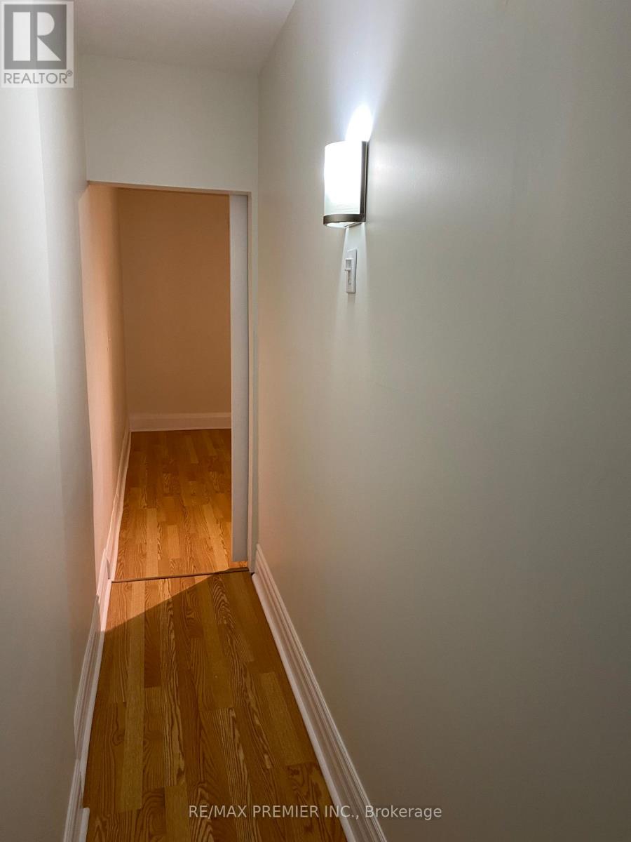 2 - 34 Brownville Avenue, Toronto, Ontario  M6N 4L3 - Photo 10 - W13081856