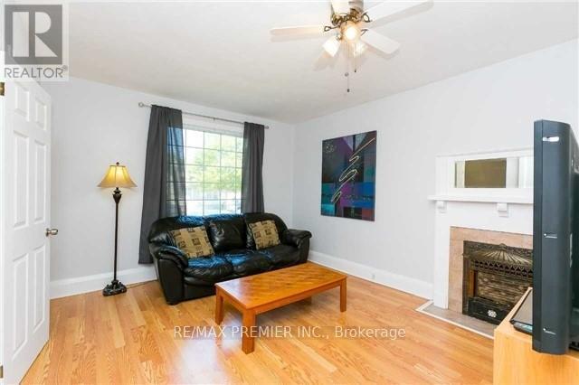 2 - 34 Brownville Avenue, Toronto, Ontario  M6N 4L3 - Photo 11 - W13081856
