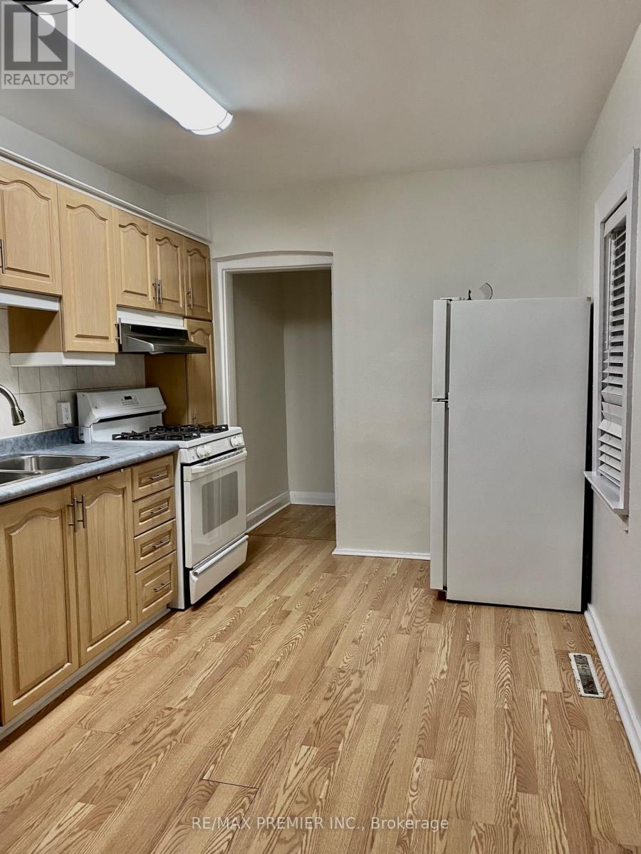 2 - 34 Brownville Avenue, Toronto, Ontario  M6N 4L3 - Photo 4 - W13081856