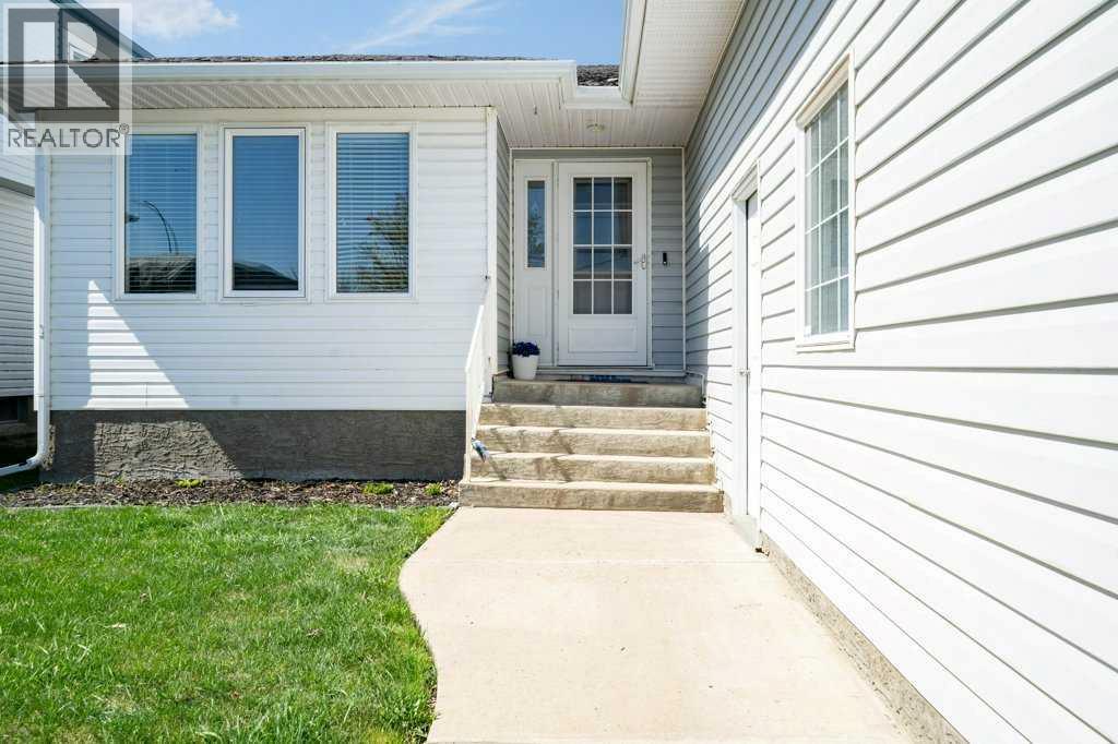 46 Sage Close Se, Medicine Hat, Alberta  T1B 4H7 - Photo 3 - A2304345
