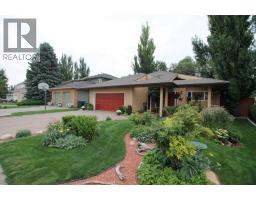 18 Coachwood Road W, Lethbridge, Alberta