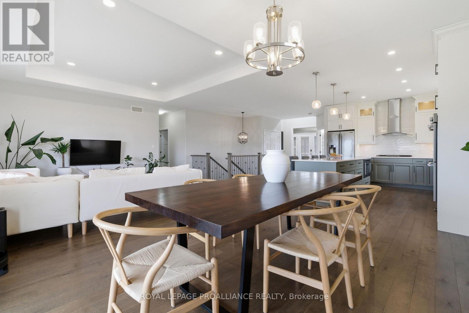 27 Blossom Court, Quinte West, Ontario  K8V 0E8 - Photo 13 - X13083796