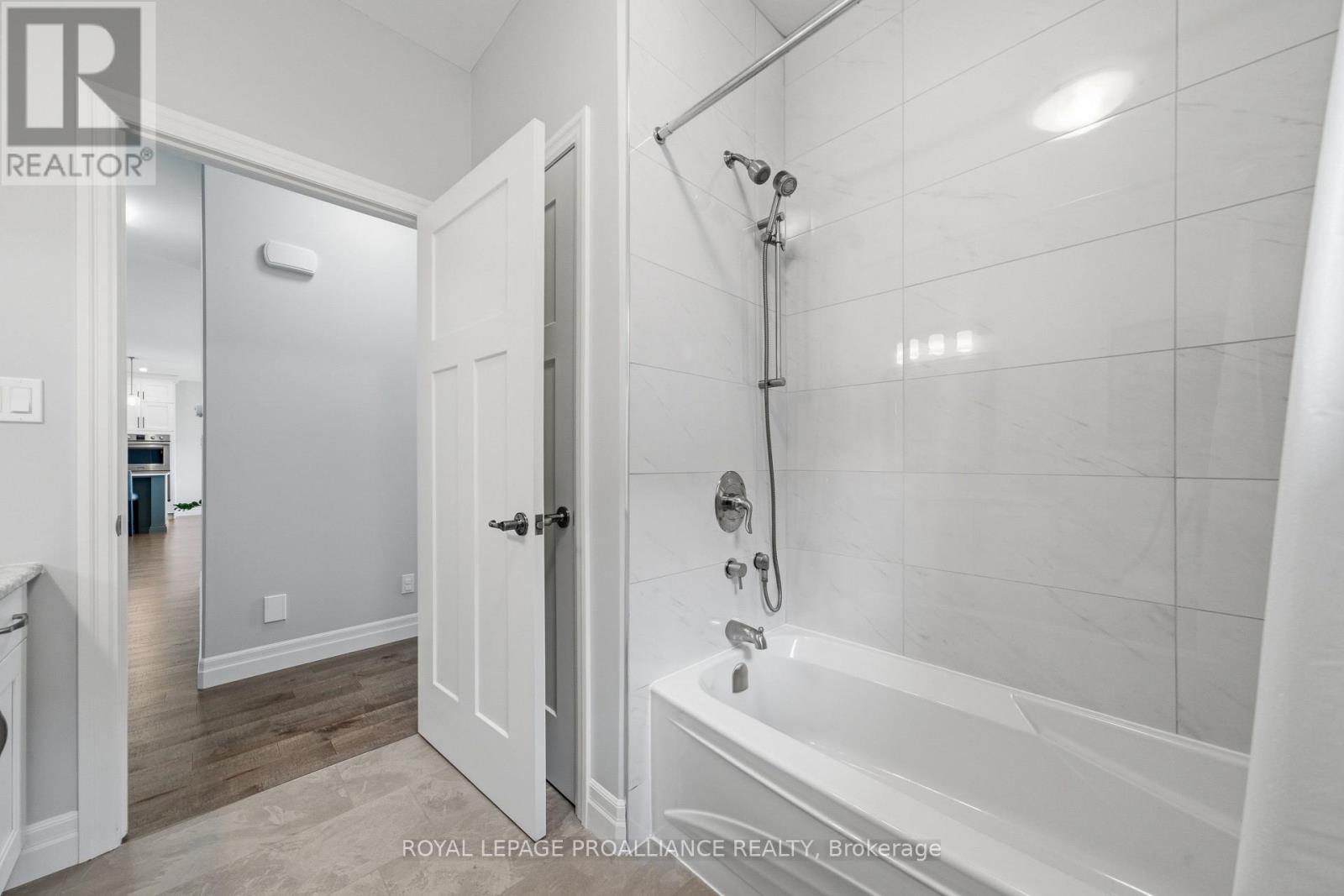 27 Blossom Court, Quinte West, Ontario  K8V 0E8 - Photo 23 - X13083796