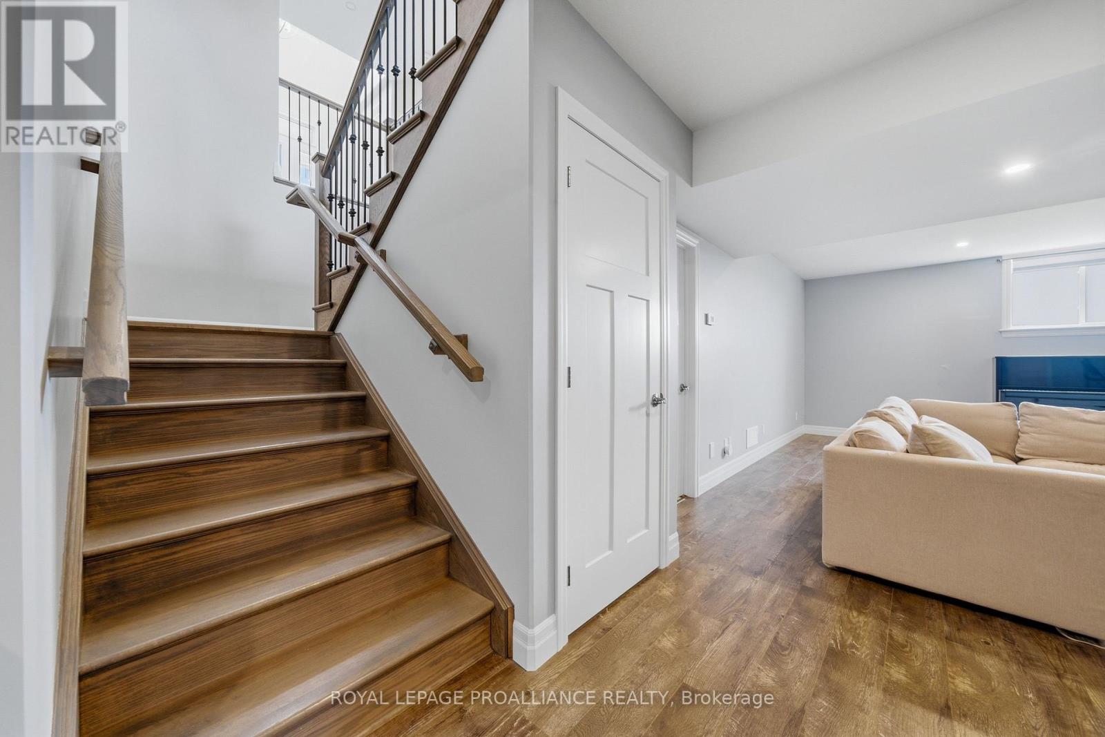 27 Blossom Court, Quinte West, Ontario  K8V 0E8 - Photo 27 - X13083796