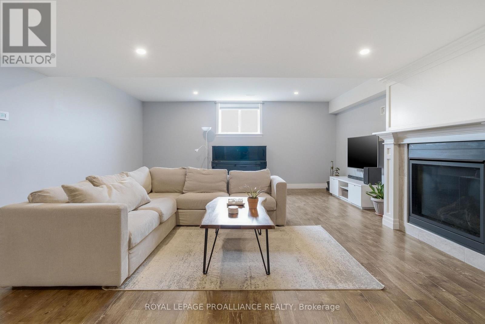 27 Blossom Court, Quinte West, Ontario  K8V 0E8 - Photo 30 - X13083796