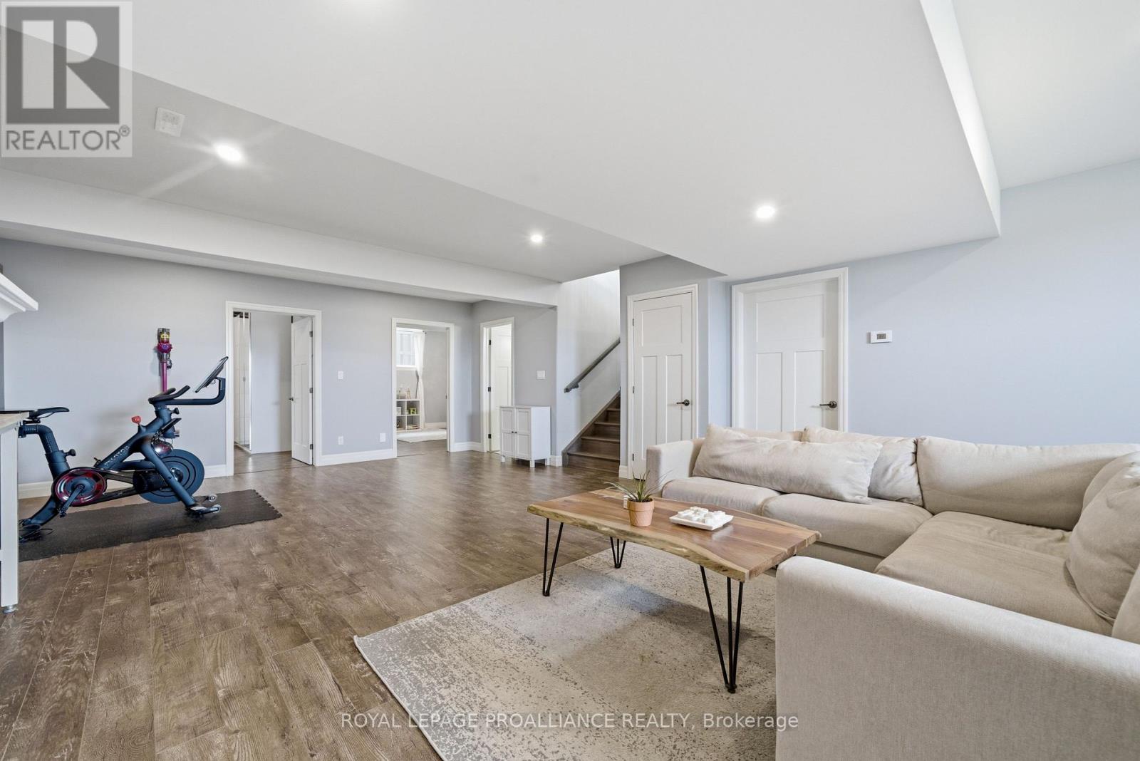 27 Blossom Court, Quinte West, Ontario  K8V 0E8 - Photo 32 - X13083796