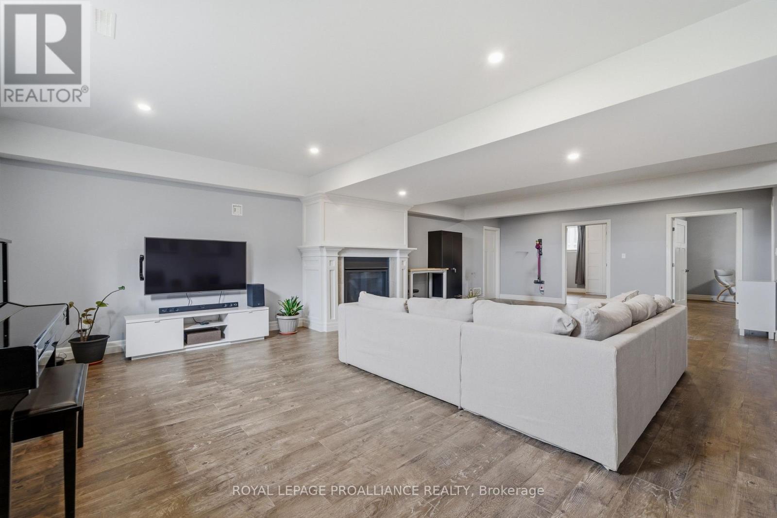 27 Blossom Court, Quinte West, Ontario  K8V 0E8 - Photo 33 - X13083796
