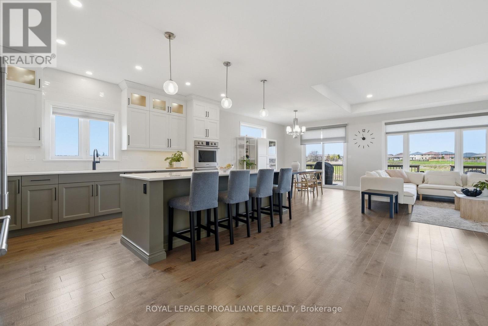 27 Blossom Court, Quinte West, Ontario  K8V 0E8 - Photo 6 - X13083796