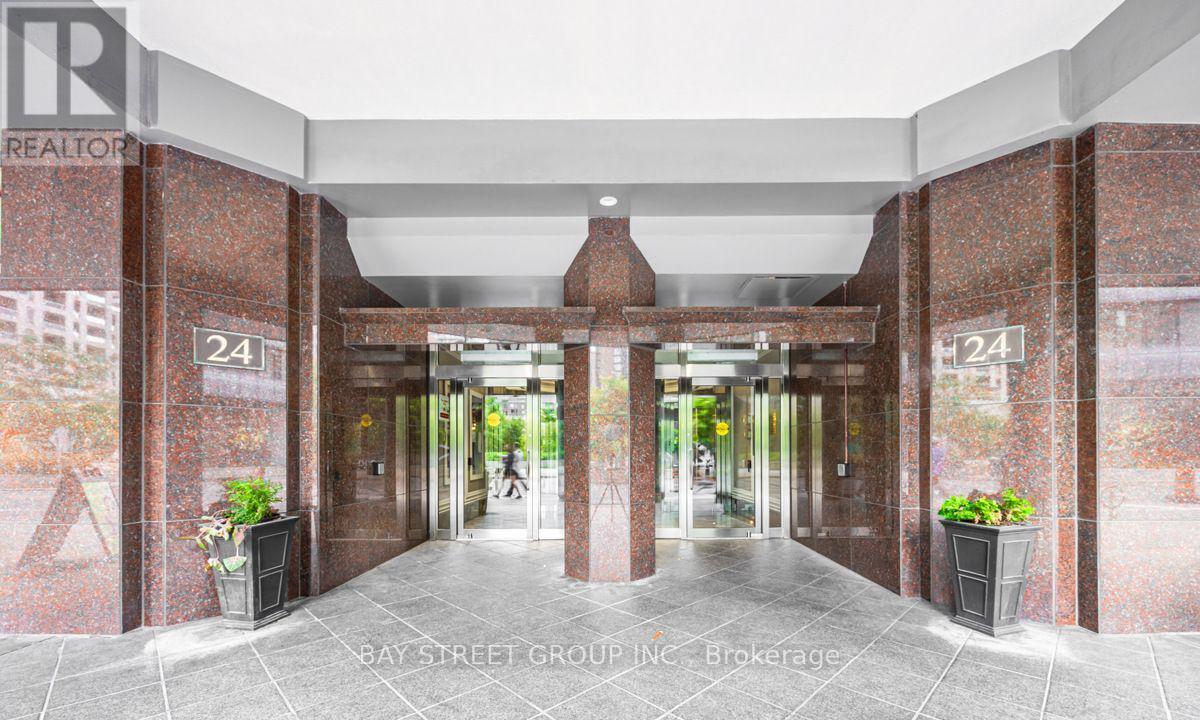 1611 - 24 Wellesley Street W, Toronto, Ontario  M4Y 2X6 - Photo 2 - C13083608