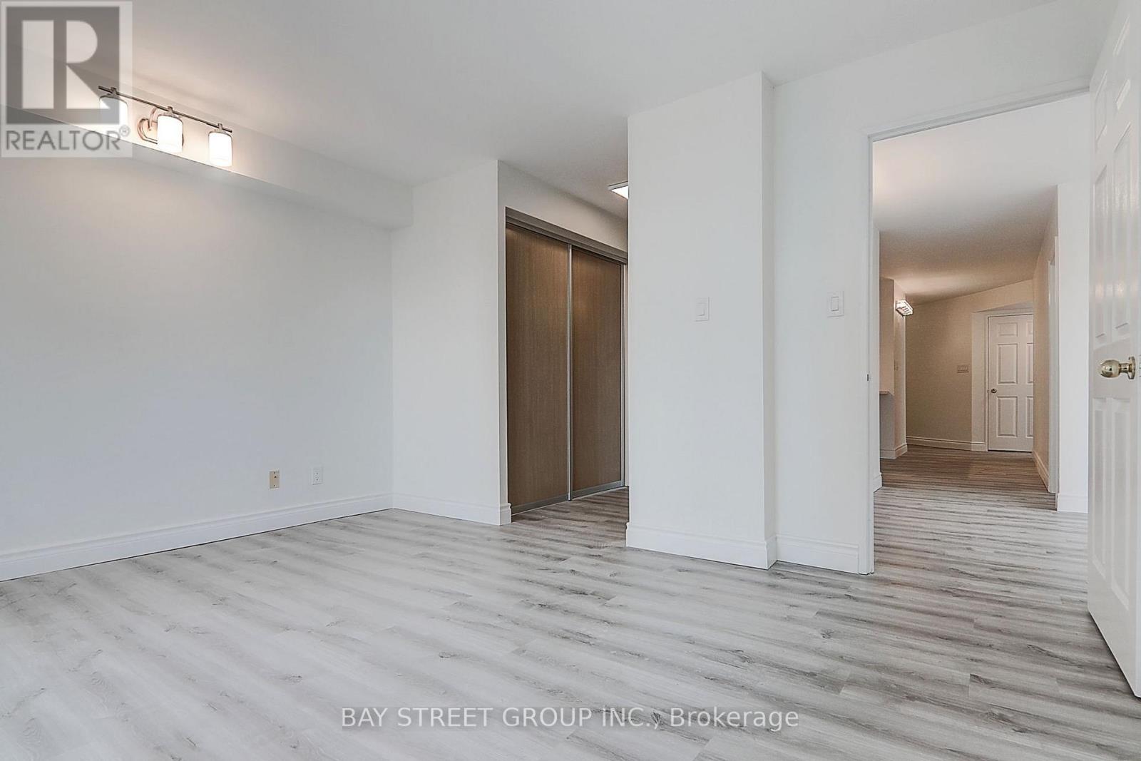 1611 - 24 Wellesley Street W, Toronto, Ontario  M4Y 2X6 - Photo 21 - C13083608