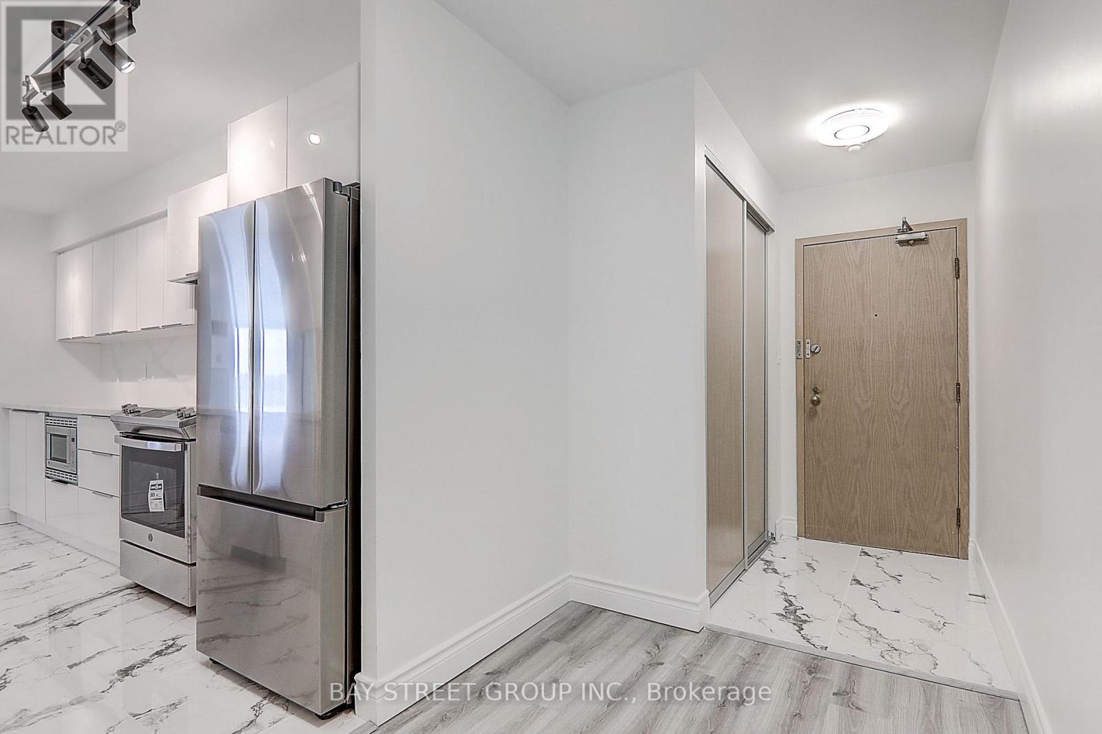 1611 - 24 Wellesley Street W, Toronto, Ontario  M4Y 2X6 - Photo 5 - C13083608