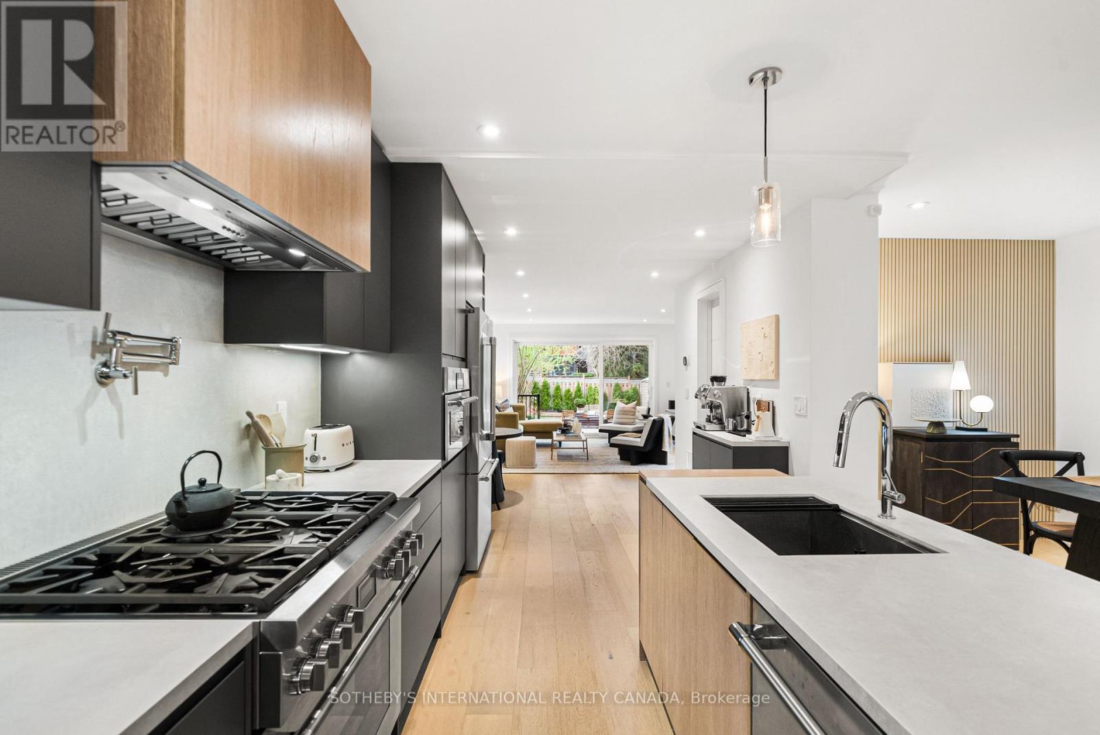 138 Airdrie Road, Toronto, Ontario  M4G 1M5 - Photo 10 - C13083616