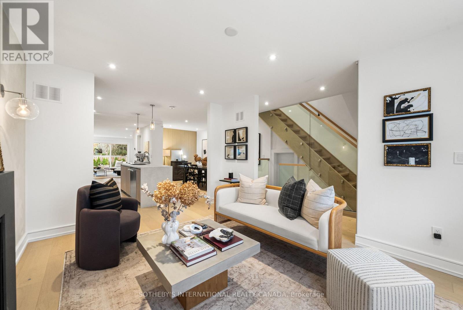 138 Airdrie Road, Toronto, Ontario  M4G 1M5 - Photo 4 - C13083616