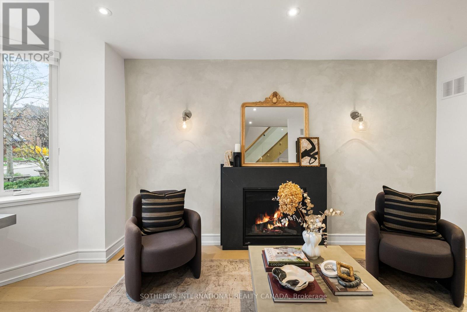 138 Airdrie Road, Toronto, Ontario  M4G 1M5 - Photo 8 - C13083616