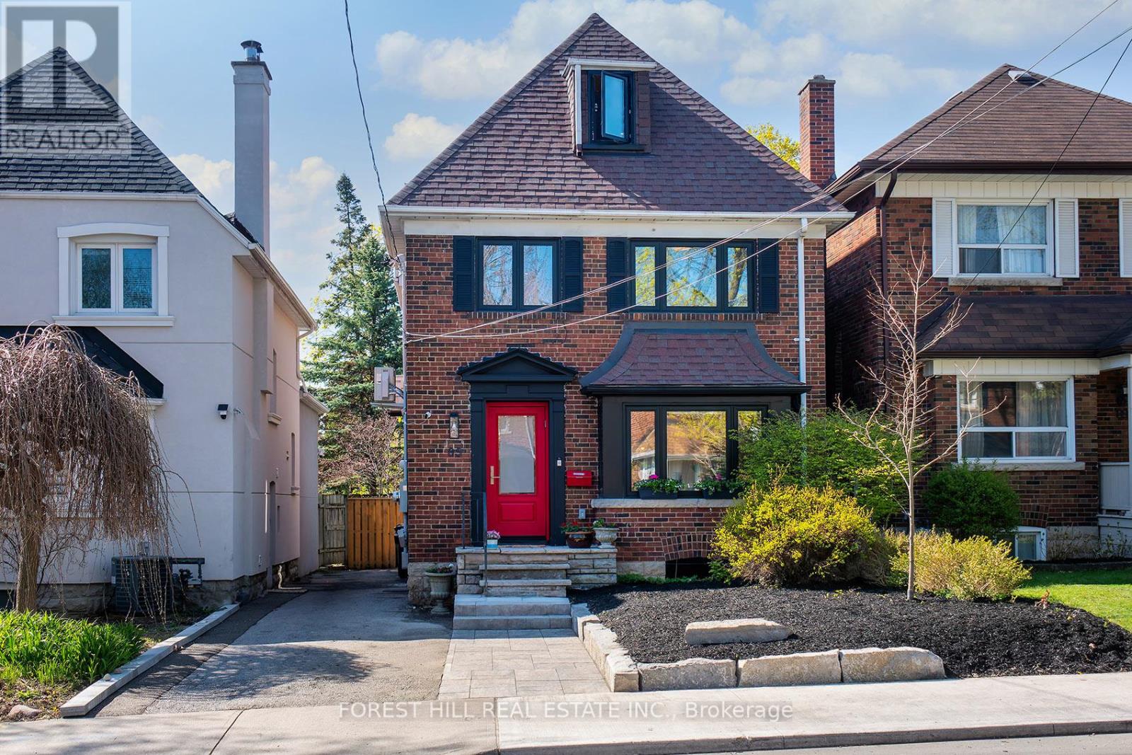85 FAIRLAWN AVENUE, Toronto, Ontario