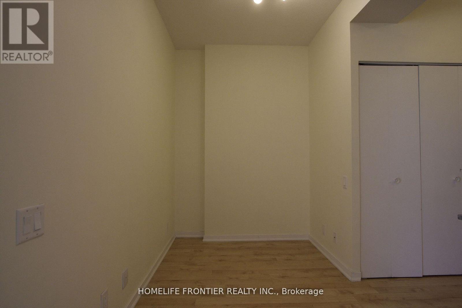 703 - 30 Canterbury Place, Toronto, Ontario  M2N 0B9 - Photo 4 - C13083724