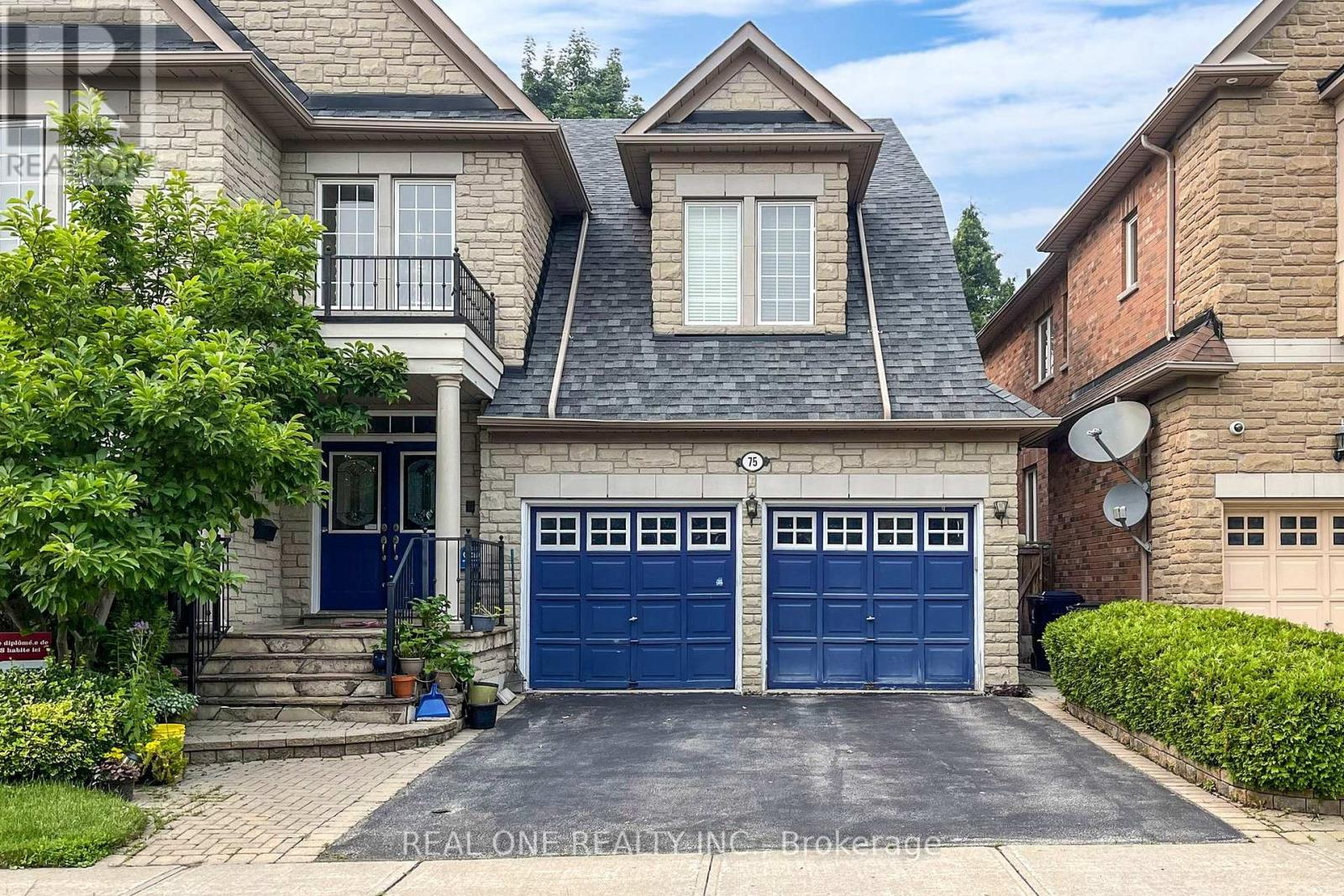 75 Green Meadows Circle, Toronto, Ontario  M2J 5G6 - Photo 2 - C13083878