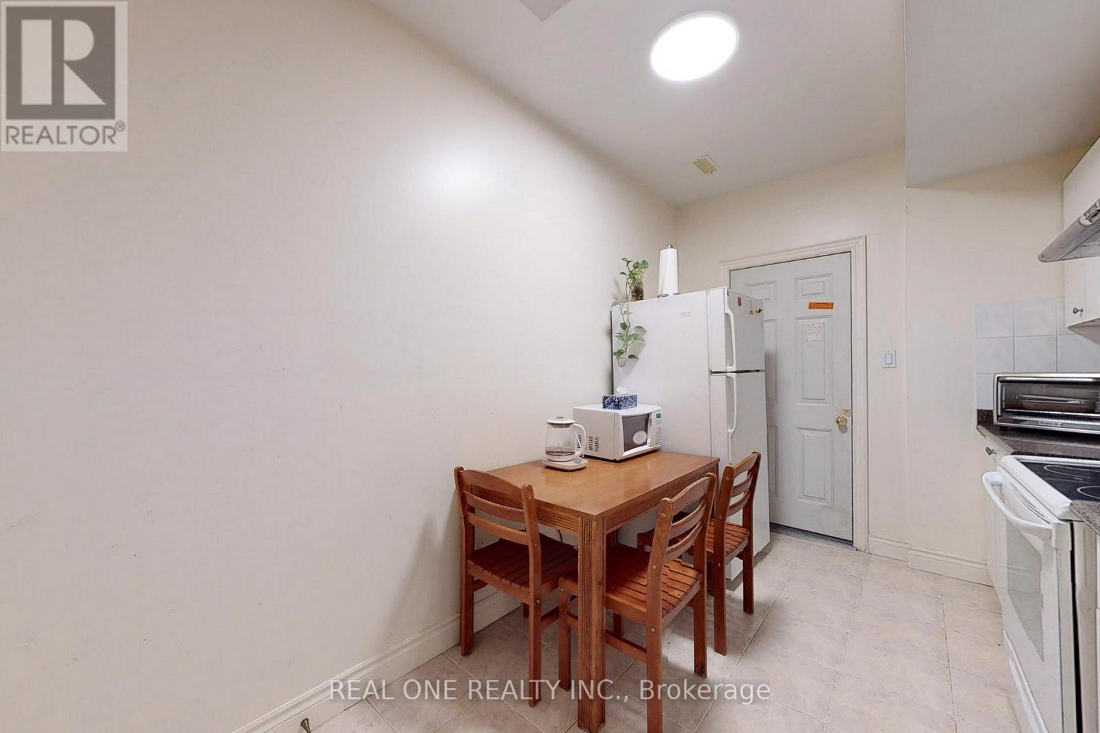 75 Green Meadows Circle, Toronto, Ontario  M2J 5G6 - Photo 5 - C13083878