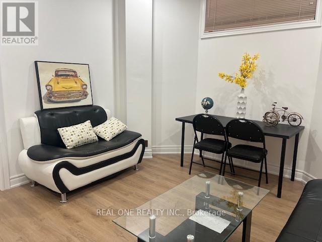 75 Green Meadows Circle, Toronto, Ontario  M2J 5G6 - Photo 6 - C13083878