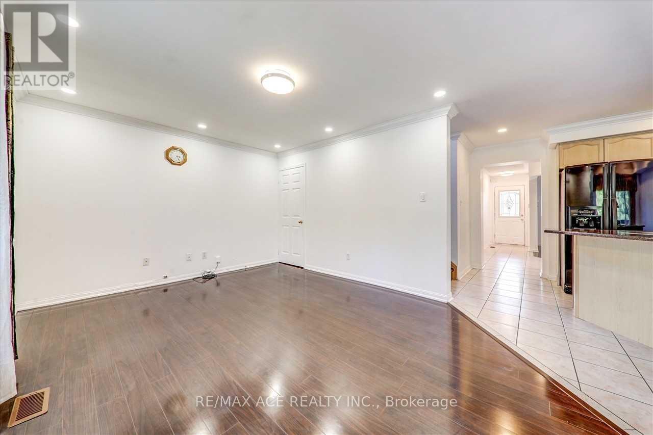 35 Pitchpine Drive, Toronto, Ontario  M1X 1Y1 - Photo 10 - E13083714