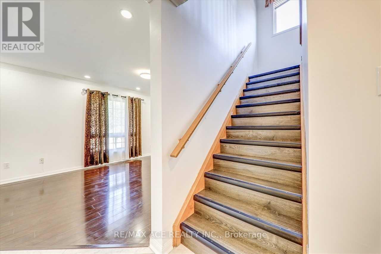 35 Pitchpine Drive, Toronto, Ontario  M1X 1Y1 - Photo 19 - E13083714