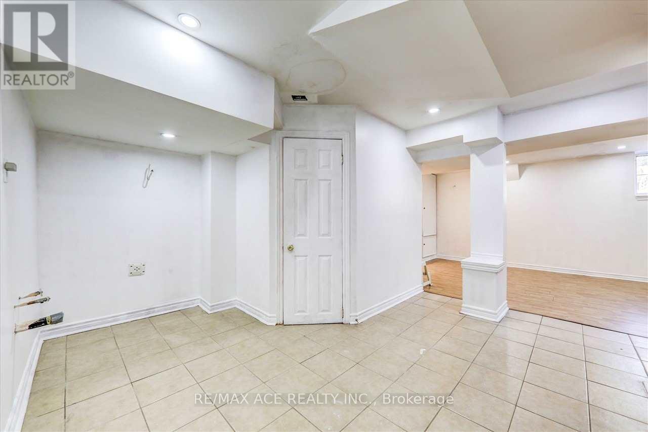 35 Pitchpine Drive, Toronto, Ontario  M1X 1Y1 - Photo 32 - E13083714