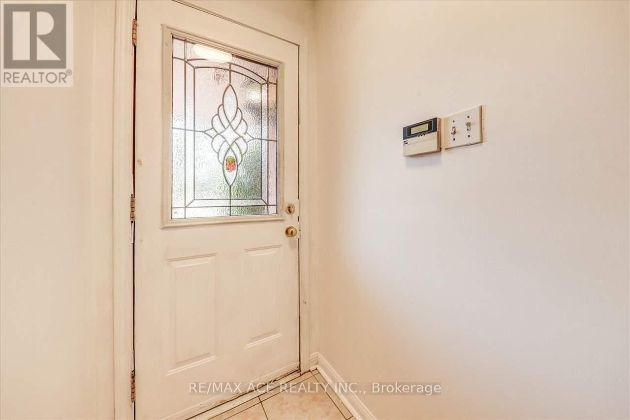 35 Pitchpine Drive, Toronto, Ontario  M1X 1Y1 - Photo 5 - E13083714