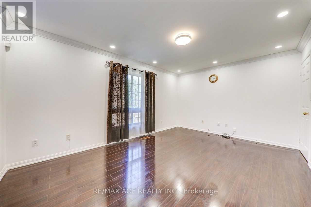 35 Pitchpine Drive, Toronto, Ontario  M1X 1Y1 - Photo 9 - E13083714