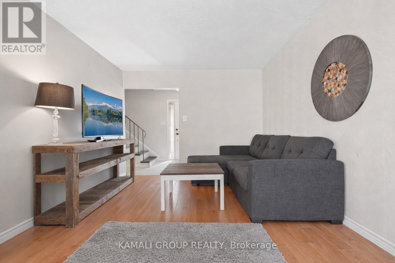 582 Lakeview Avenue, Oshawa, Ontario  L1J 1B1 - Photo 6 - E13083780