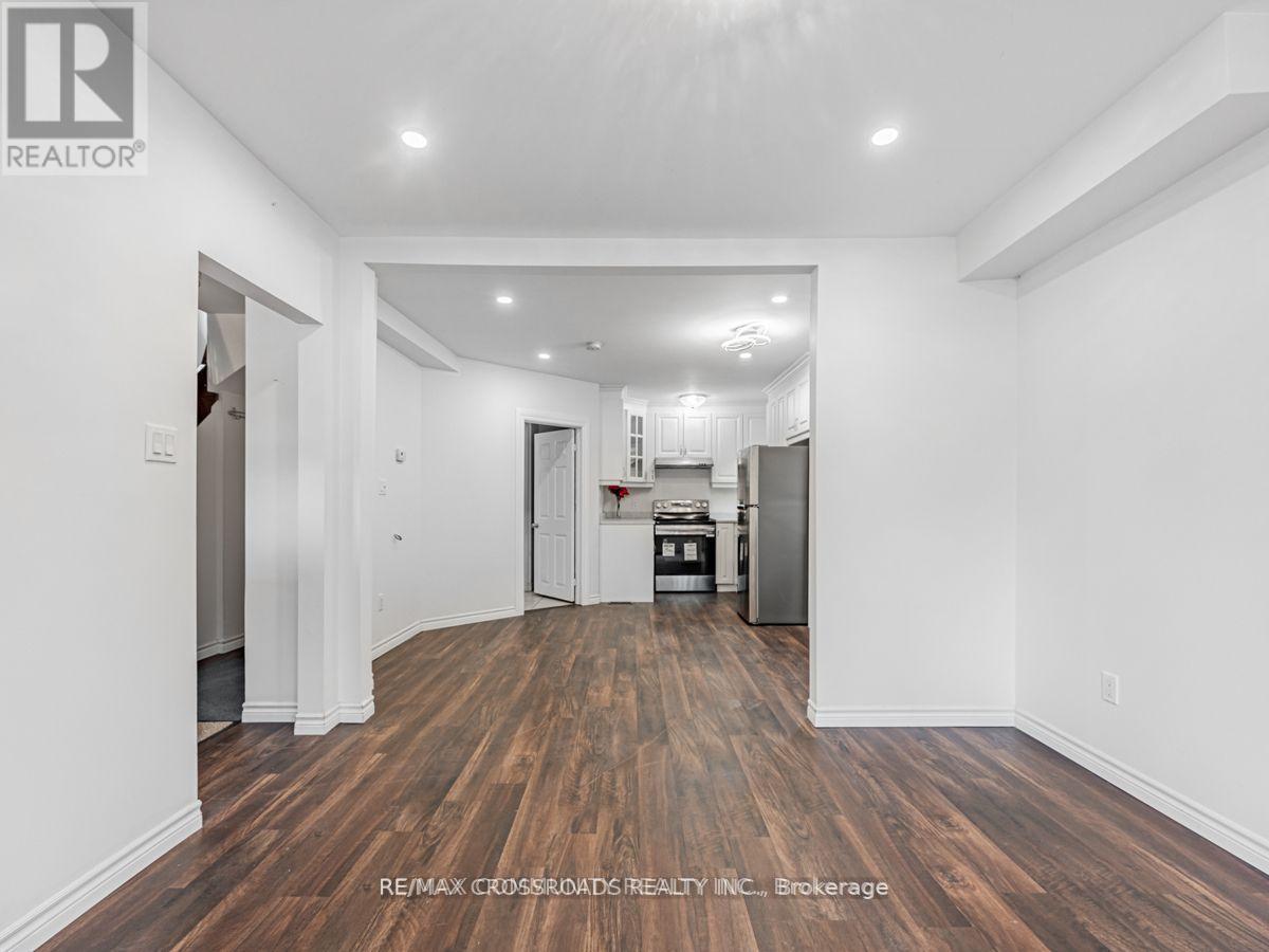 111 Elgin Street W, Oshawa, Ontario  L1G 1S5 - Photo 4 - E13083868