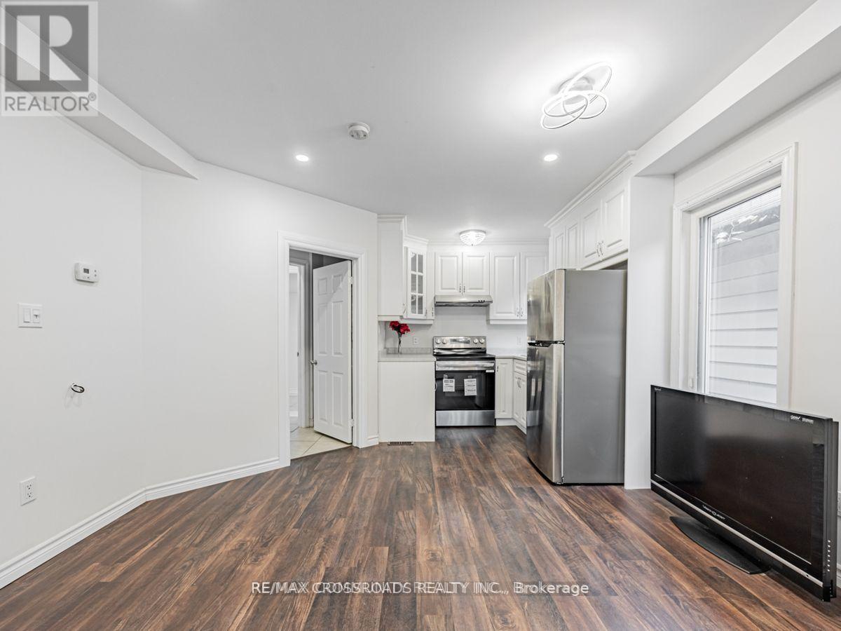 111 Elgin Street W, Oshawa, Ontario  L1G 1S5 - Photo 6 - E13083868