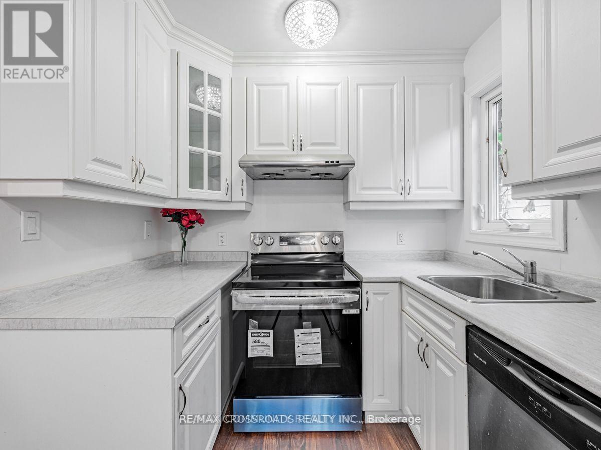 111 Elgin Street W, Oshawa, Ontario  L1G 1S5 - Photo 8 - E13083868
