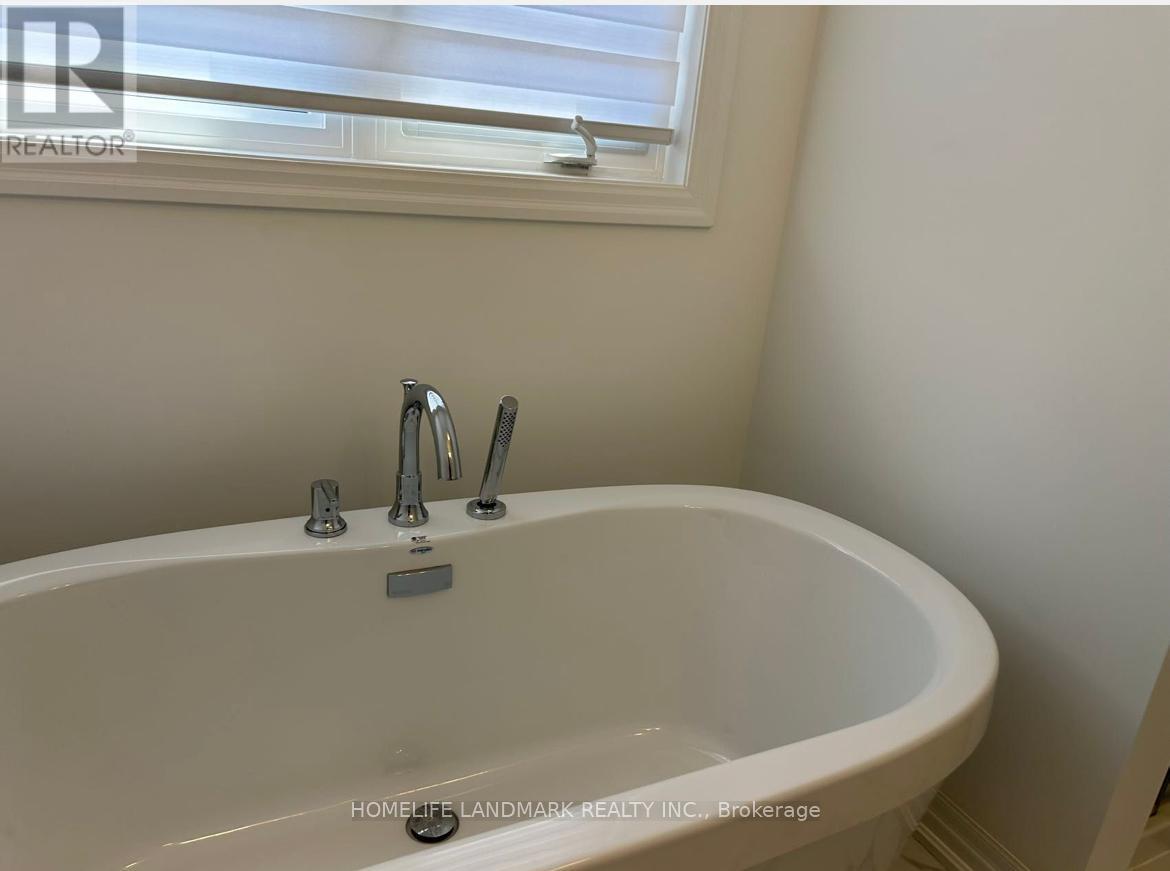 30 Donald Ingram Crescent, Georgina, Ontario  L4P 0S3 - Photo 5 - N13083884