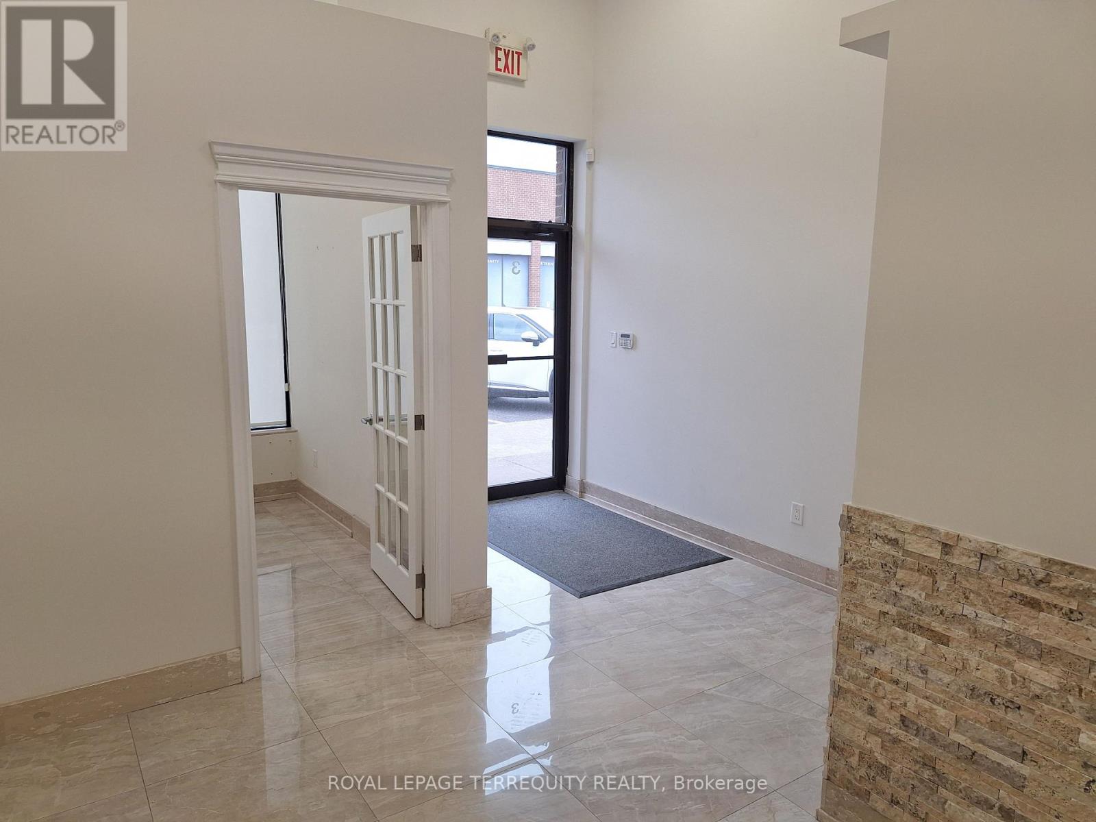 3 - 457 Jevlan Drive, Vaughan, Ontario  L4L 7Z9 - Photo 5 - N13083924