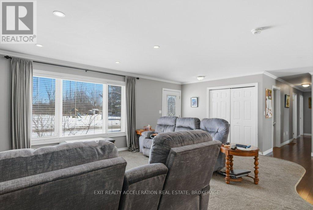 93 Henry Street, Greater Napanee, Ontario  K7R 3A6 - Photo 4 - X12839342