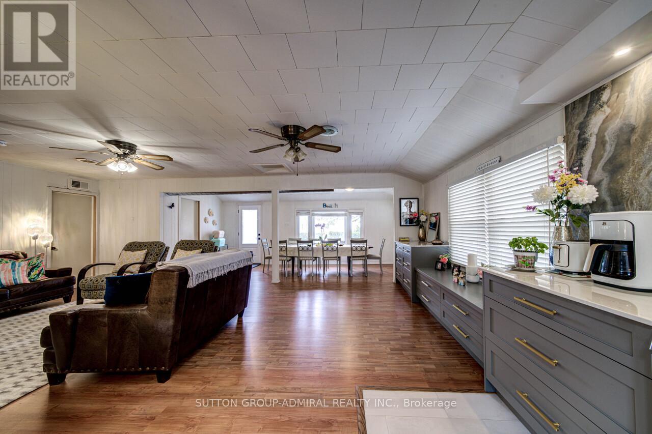 1074 River Road E, Wasaga Beach, Ontario  L9Z 2R1 - Photo 12 - S13083872