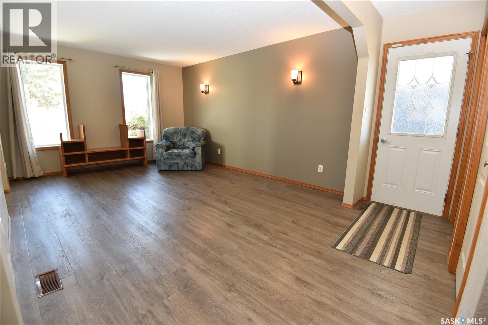 1300 Centre Street, Nipawin, Saskatchewan  S0E 1E0 - Photo 11 - SK034793
