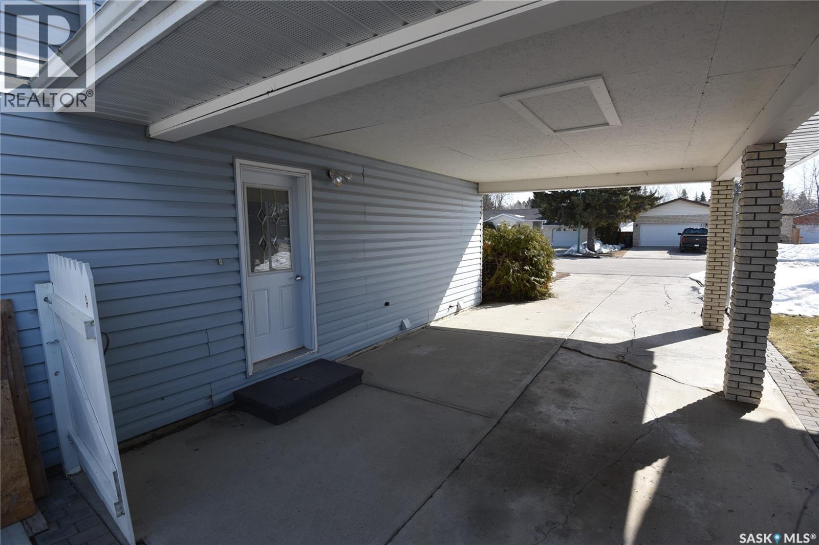 1300 Centre Street, Nipawin, Saskatchewan  S0E 1E0 - Photo 4 - SK034793