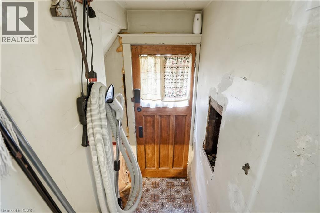 21 Weir Street N, Hamilton, Ontario  L8H 5E7 - Photo 30 - 40824988