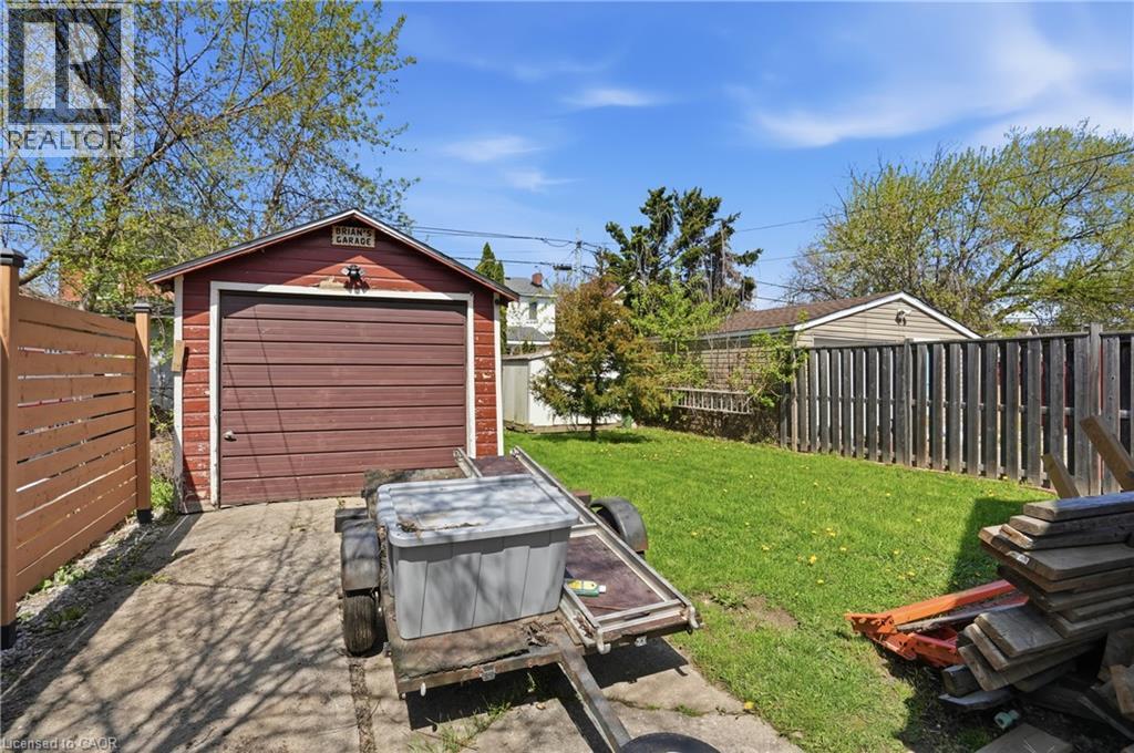 21 Weir Street N, Hamilton, Ontario  L8H 5E7 - Photo 33 - 40824988