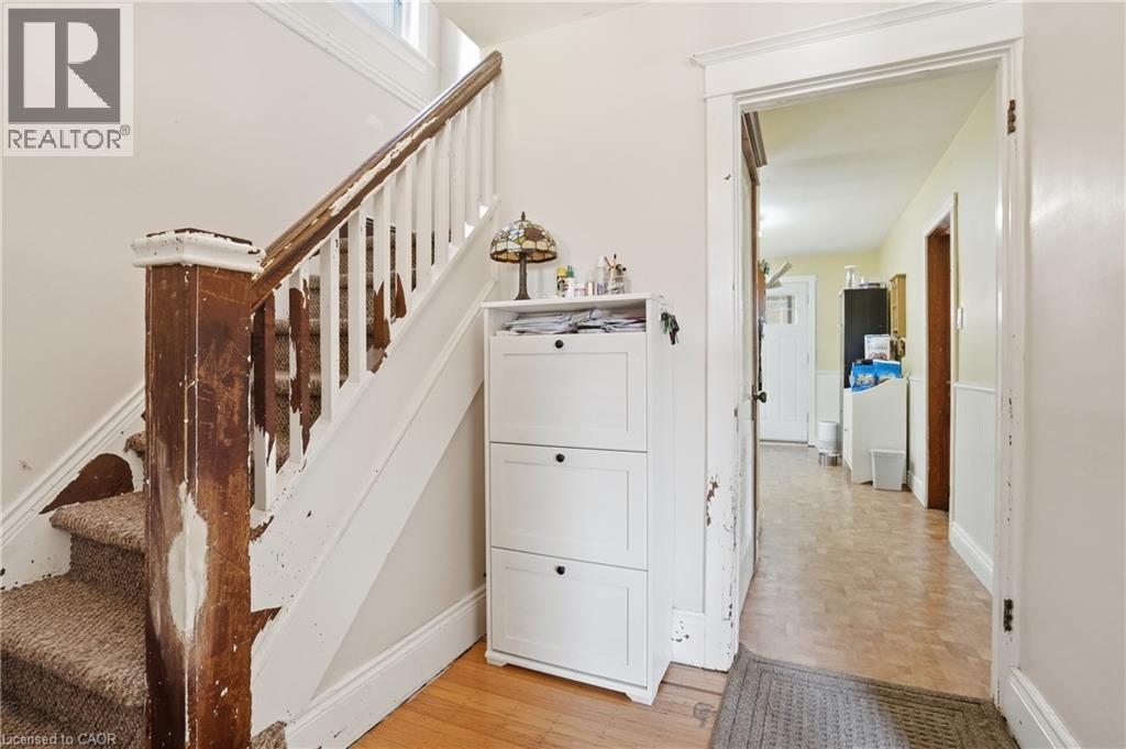 21 Weir Street N, Hamilton, Ontario  L8H 5E7 - Photo 6 - 40824988